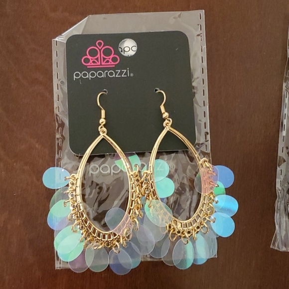 Earrings - Picture 2 of 7